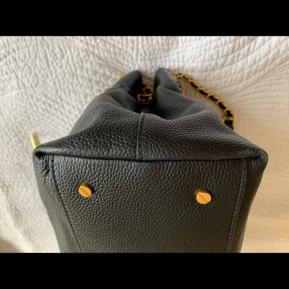 TORY BURCH Britten Pebbled Leather Slouchy Tote Handbag. Black - Picture 10 of 14